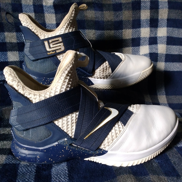 Lebron Soldier XII SFG Shoes - Picture 1 of 12
